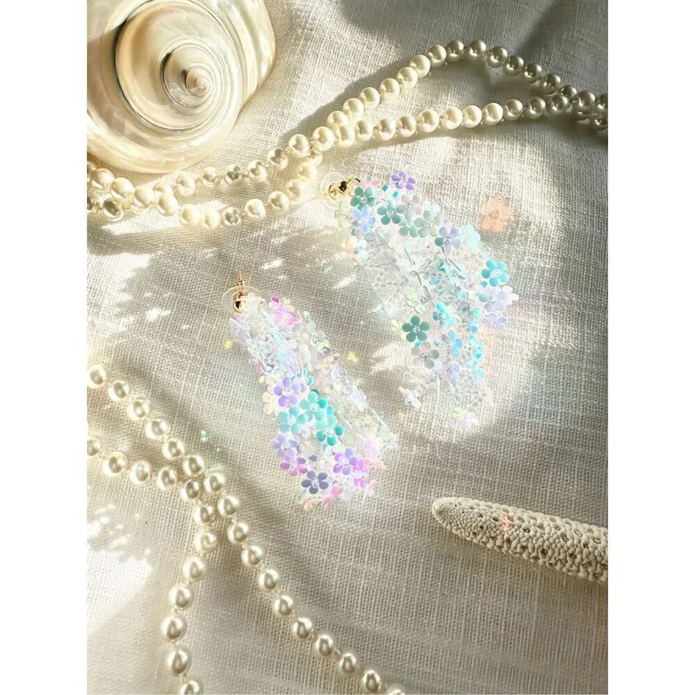 Holographic sequin flowers and beaded dangle earrings ￼